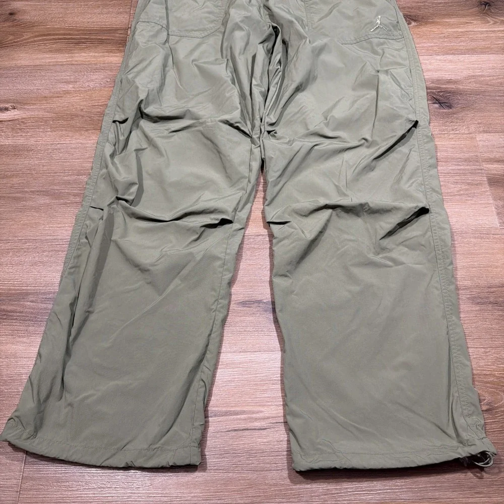 Jordan Essential Statement Woven Nylon Pants Men's SMALL Olive Green FV7306-222